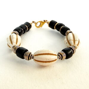 Magnésite et corne noire